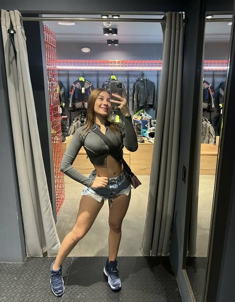 Manuelaqmm pornstar art picture