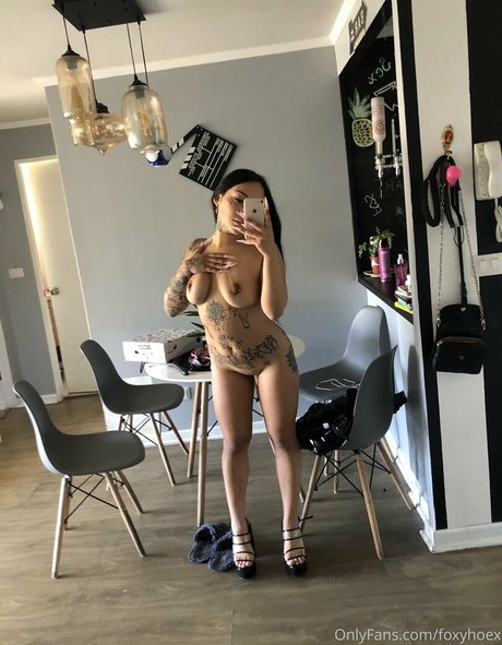 foxyhoex model sex gallery