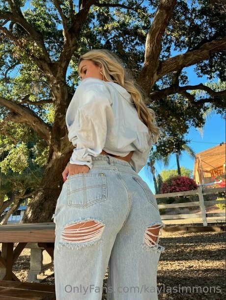 Kayla Simmons xxx model img