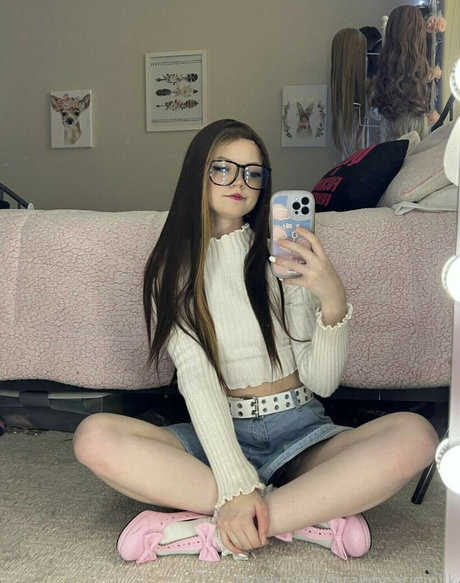 famous nude onlyfans nude img