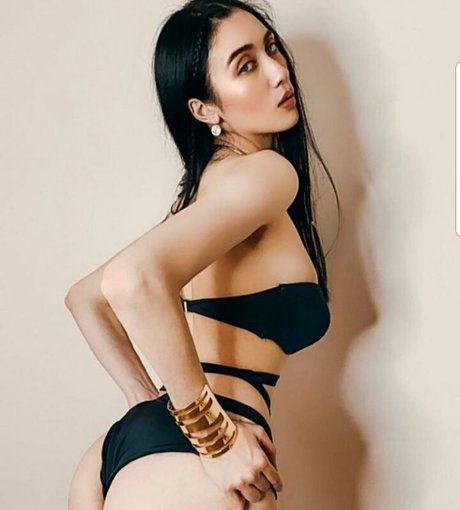 Yoona Lee beautiful model galleries