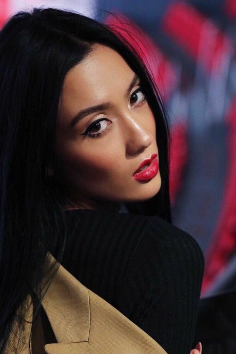 Yoona Lee star adult galleries