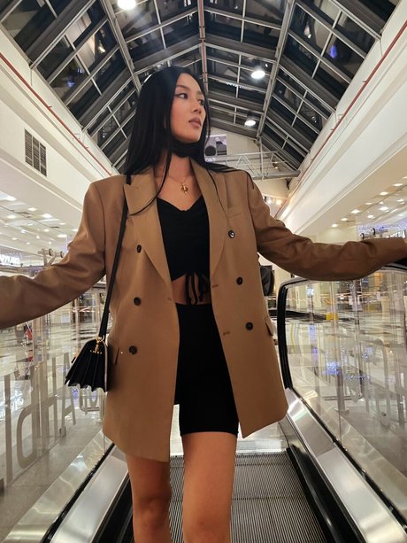 Yoona Lee hot actress pic