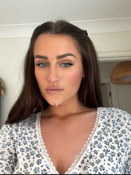 Lottie m star top image