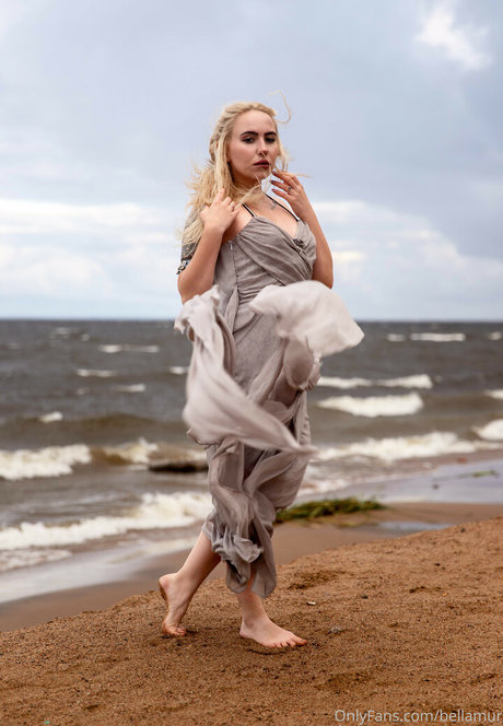 Bella Mur high quality model gallery