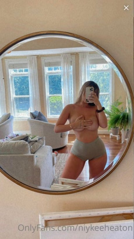 Niykee Heaton porn model picture