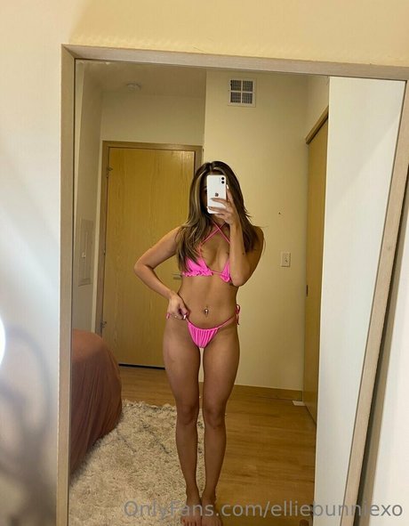 ellie bunniexo sexy pornstar img