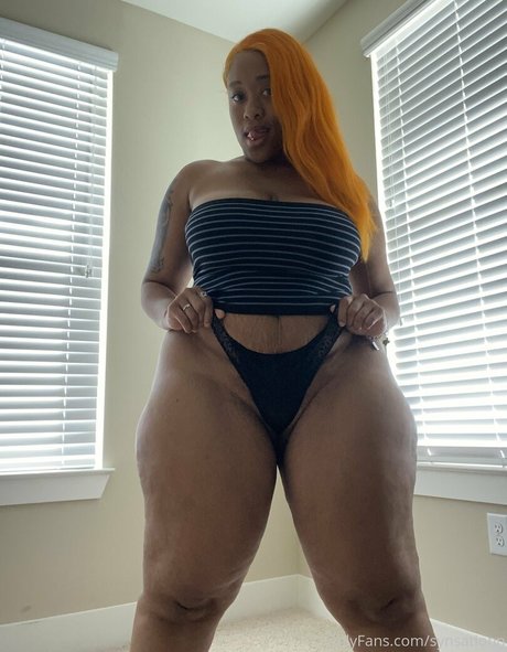 Synsationn naked pornstar pic