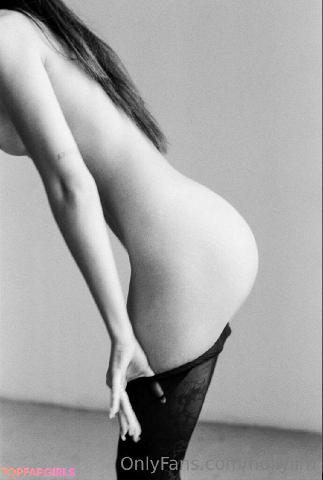 Holly Lim model xxx image