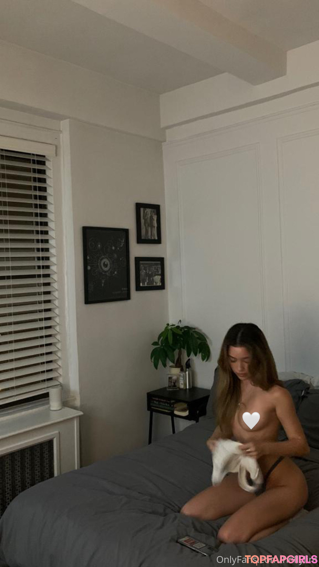 Holly Lim nude pornstar images