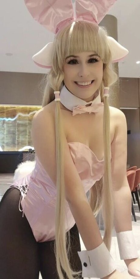 cloverarley beautiful model img