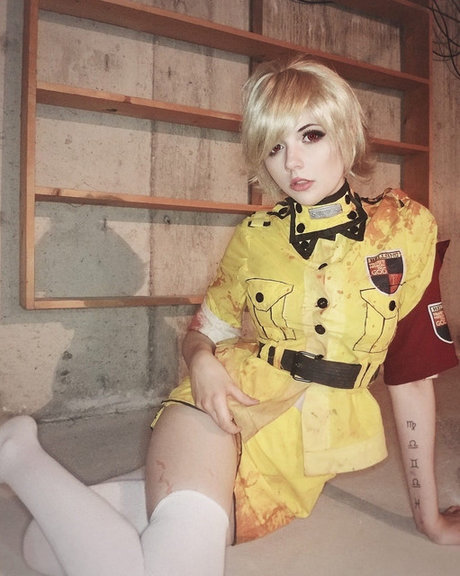 Meggii nude model images