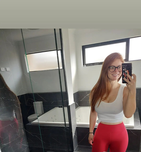 Candice Elizabeth hot actress pics