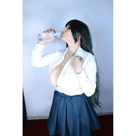 curvy cougar onlyfans exclusive image