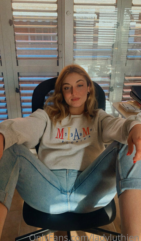 ladyluthien model nice photo