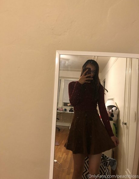 skinny asian onlyfans top gallery