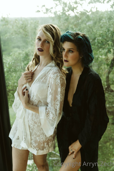 Arryn Zech star naked pictures