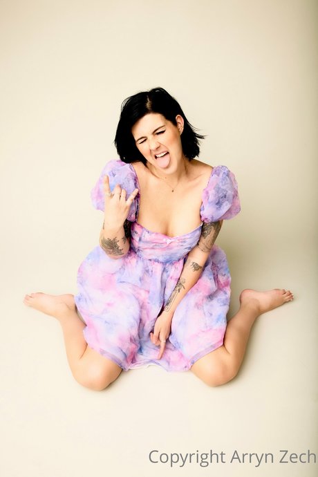 Arryn Zech pornstar naked image
