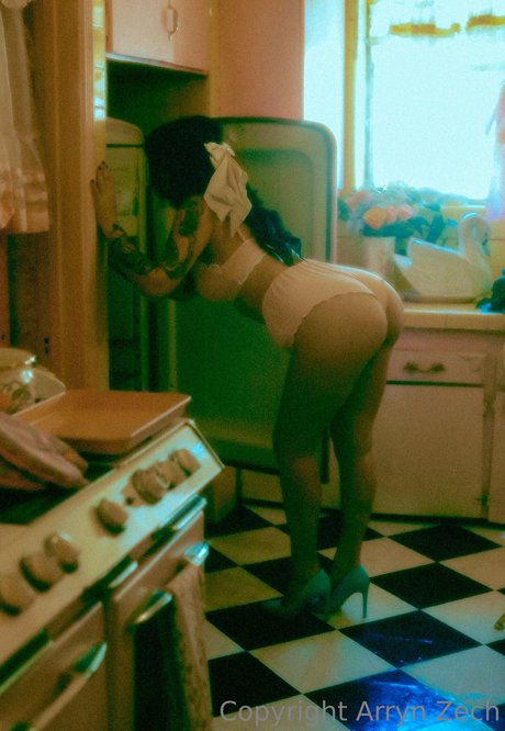 Arryn Zech high quality pornstar photo