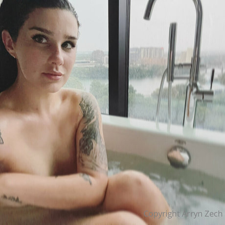 Arryn Zech model pretty galleries