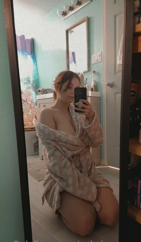 Midnight Vulpi model nudes archive