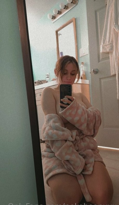 Midnight Vulpi sexy pornstar pictures