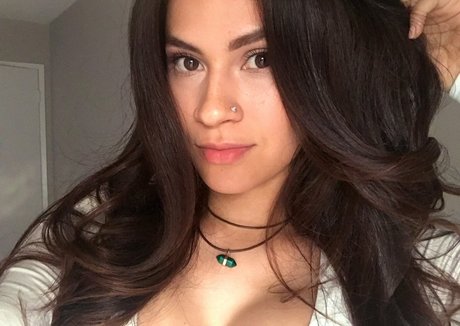 busty mom onlyfans beautiful xxx pic