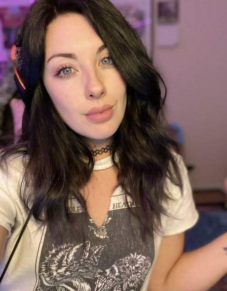 female popular onlyfans nice photos