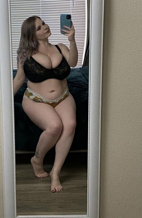 hot mature onlyfans hot naked photo