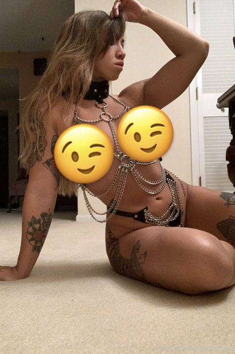 Sereneazn hot star picture