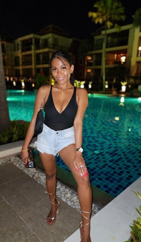 Morena Mitch pornstar nude photo