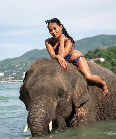 sisters onlyfans xxx pics