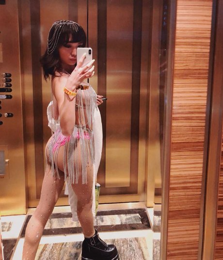 milf glasses onlyfans top pics