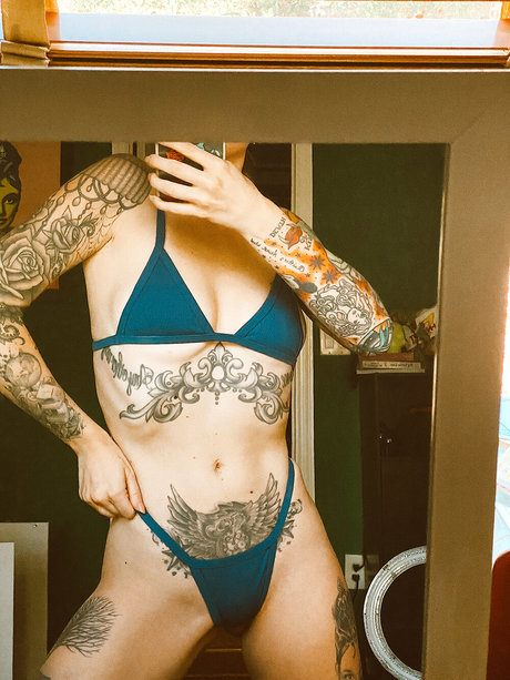 Alysha Nett model top pictures