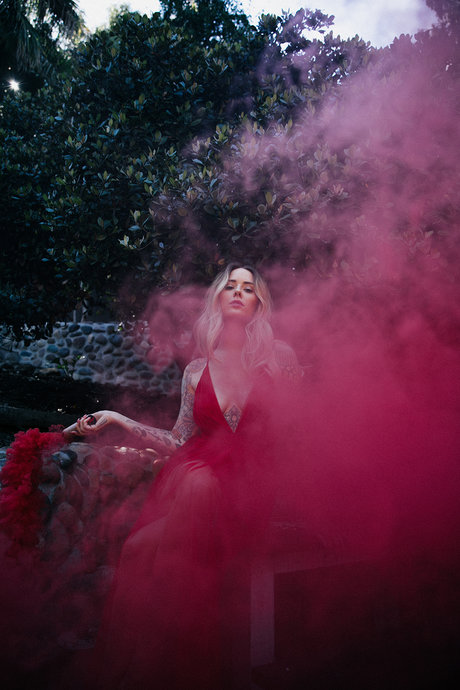 Alysha Nett erotic model photo