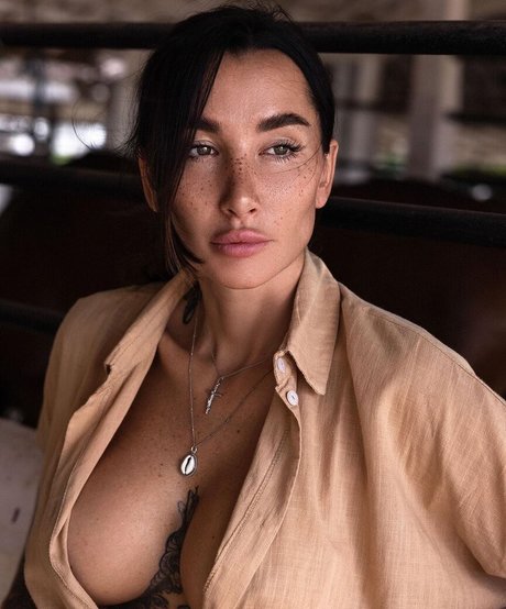 gay influencer onlyfans top pic