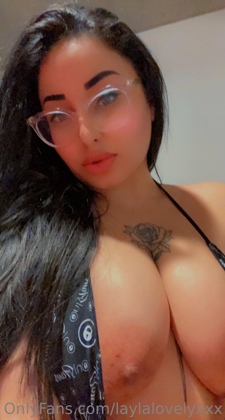 cute babe onlyfans naked image