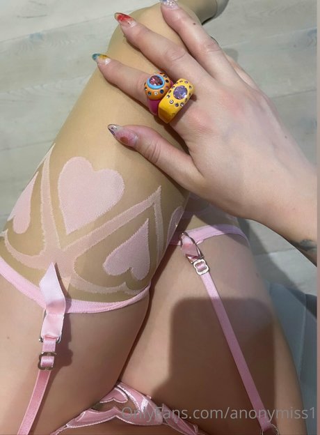 anonymiss1 nude star img