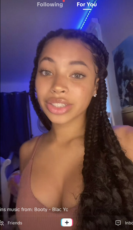 Whoisbrooklyn hot model photos