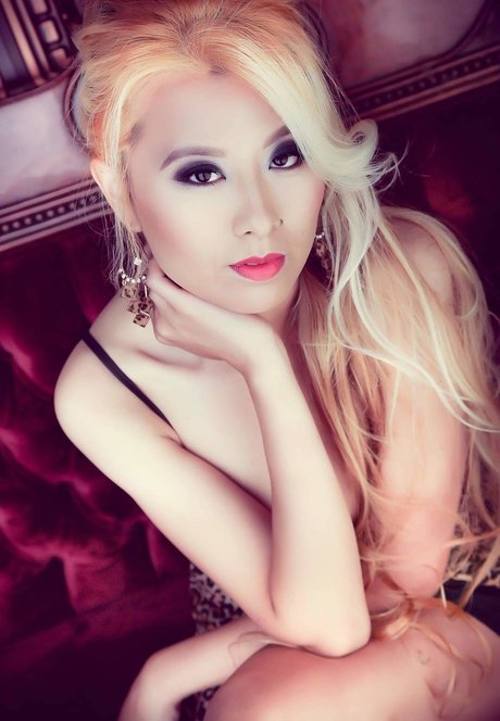 Raina Huang model nudes picture