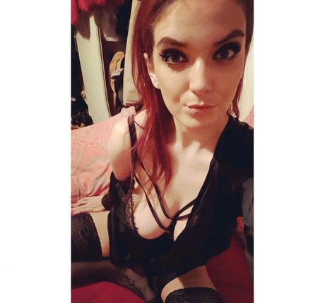 Ivankanottrump pornographic model photo