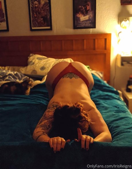 irisreigns nice actress pic