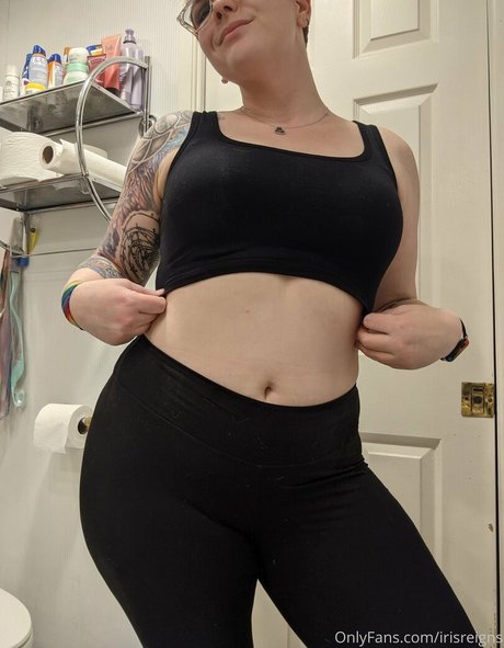 irisreigns art pornstar photo