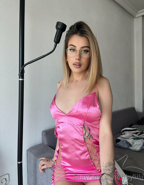 bbyliilii nude actress pics