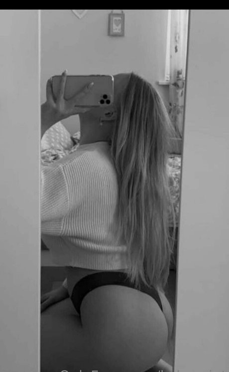 twogirlys model pretty img