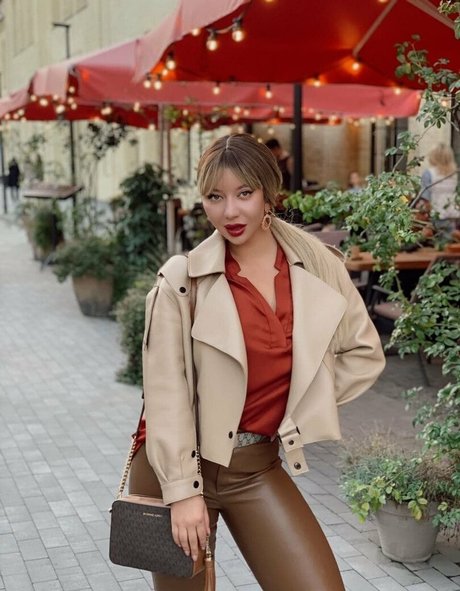 curvy model kate model nudes picture