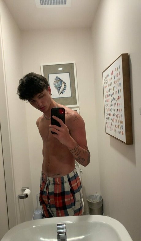 notgavinn sexy star pic