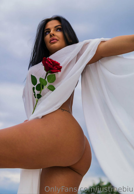 Justmebiu hot model pictures