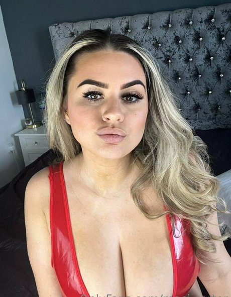 Maci Carter model sexy photo