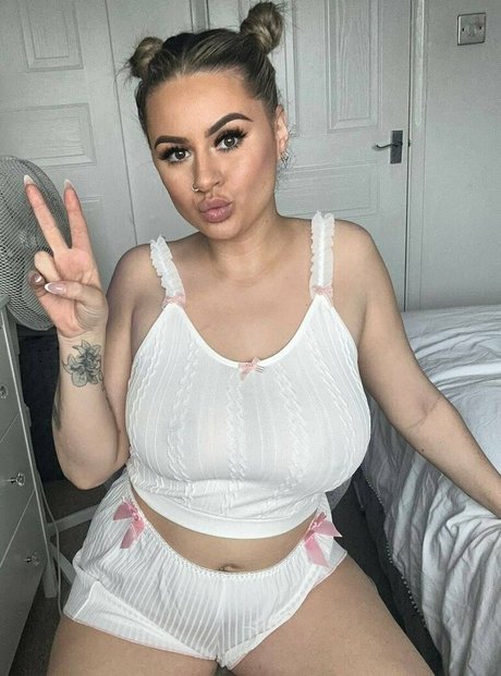 Maci Carter pretty star photo